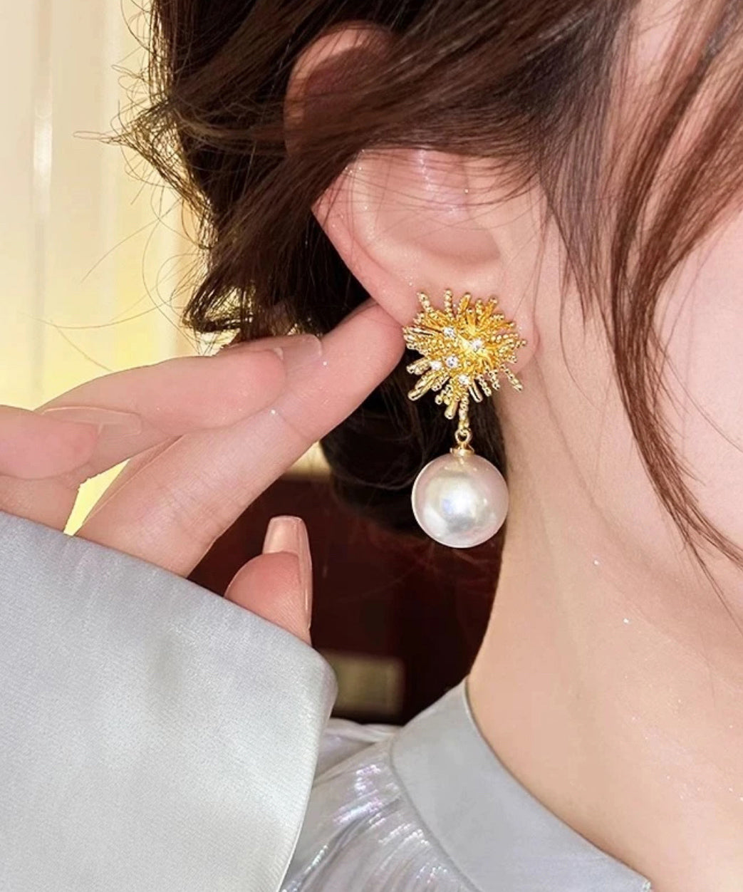 Boucles d'oreilles pendantes modernes en alliage de métal doré et zircon avec perles et feux d'artifice - Urbann-Vibe