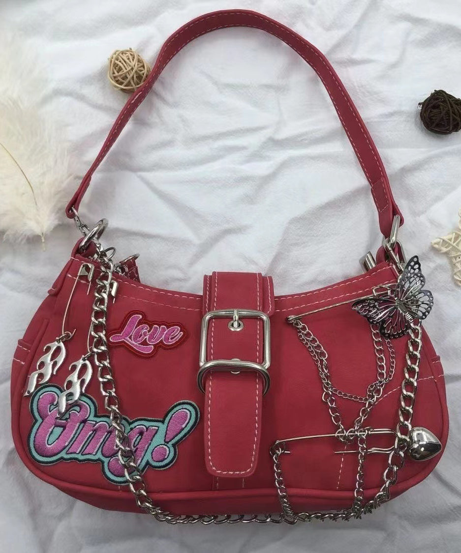Sac à main moderne en similicuir avec chaîne brodée rouge - Urbann-Vibe