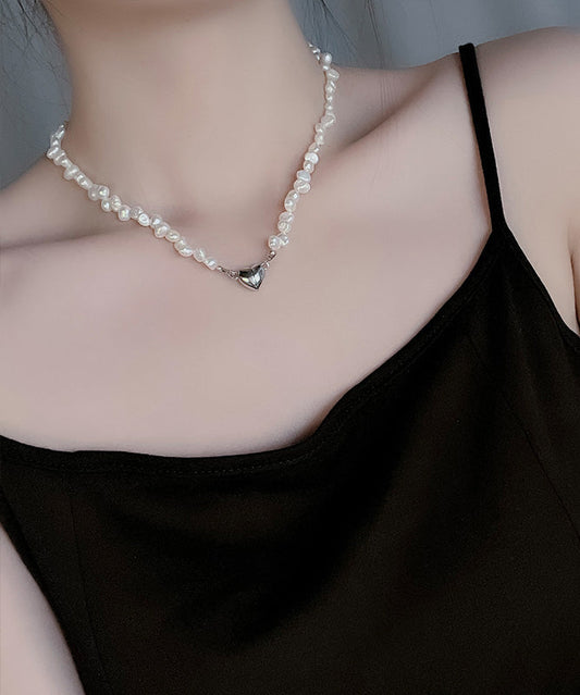 Collier pendentif moderne en cuivre blanc et perles Love - Urbann-Vibe