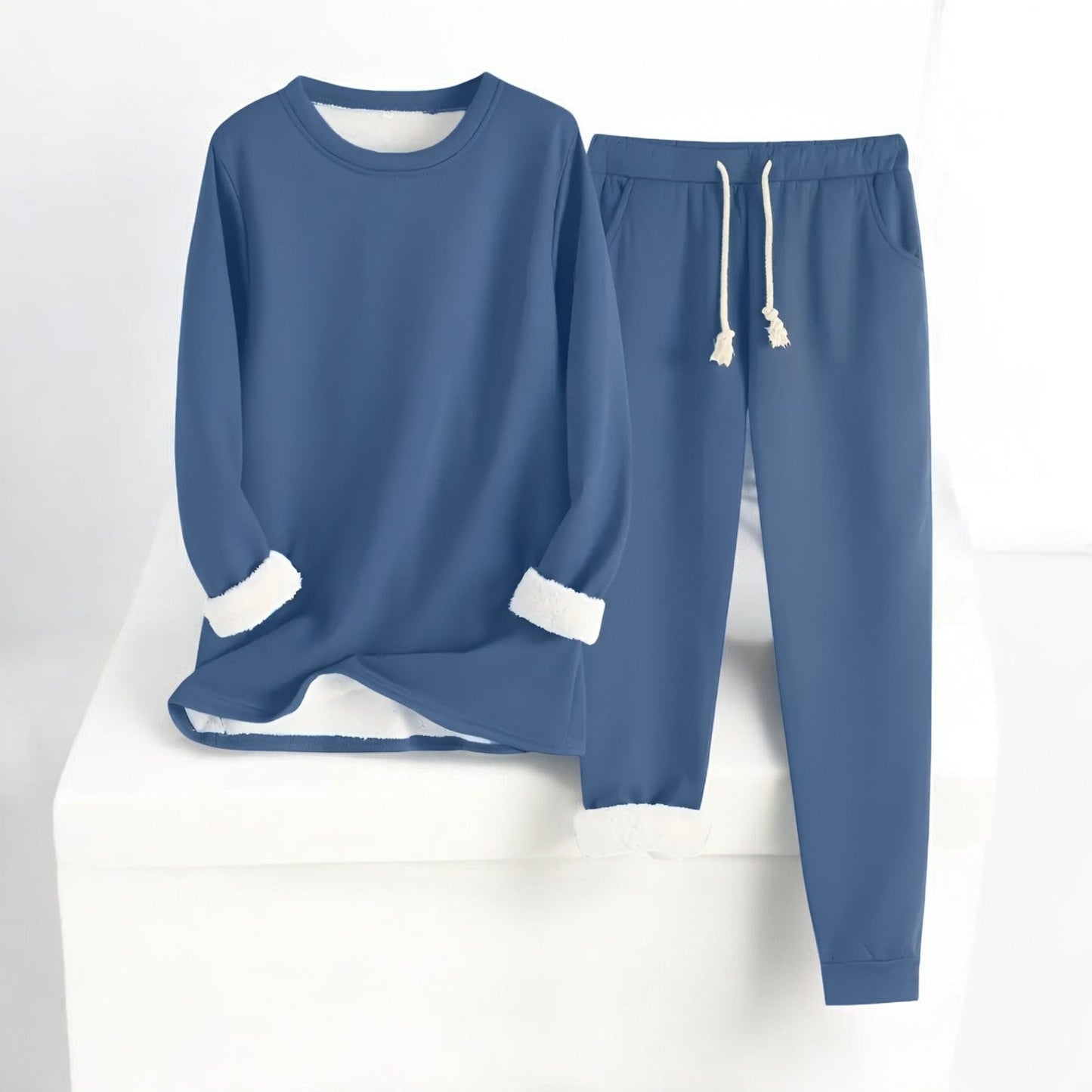 Women's Veda cozy fleece matching set, soft plush fabric, relaxed fit, ultra-warm loungewear
