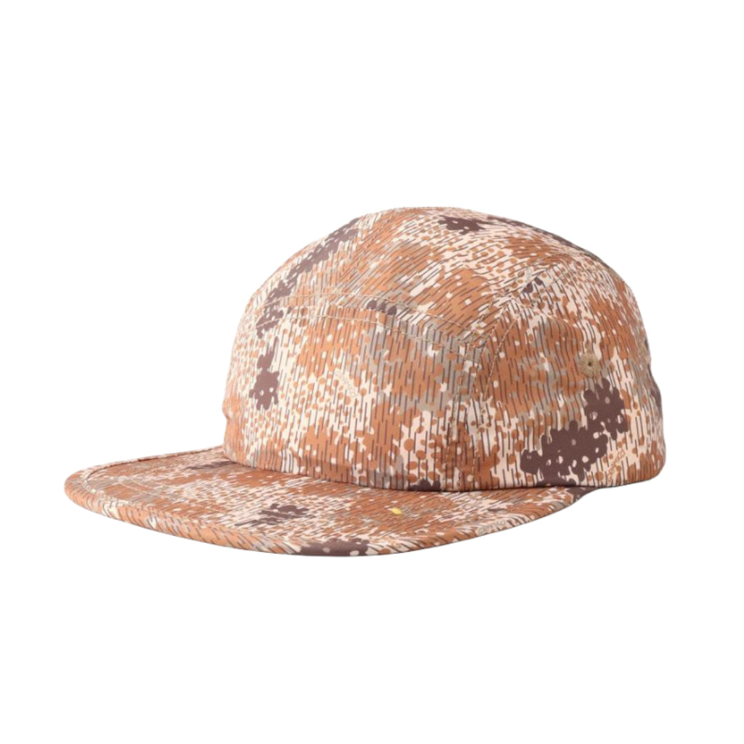 Storm camouflage five-panel flat brim cap in cotton-polyester blend for streetwear styling