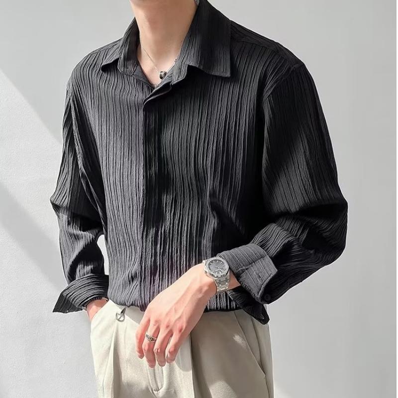 Men's relaxed-fit long sleeve cotton shirt with crinkled texture, breathable everyday casual style