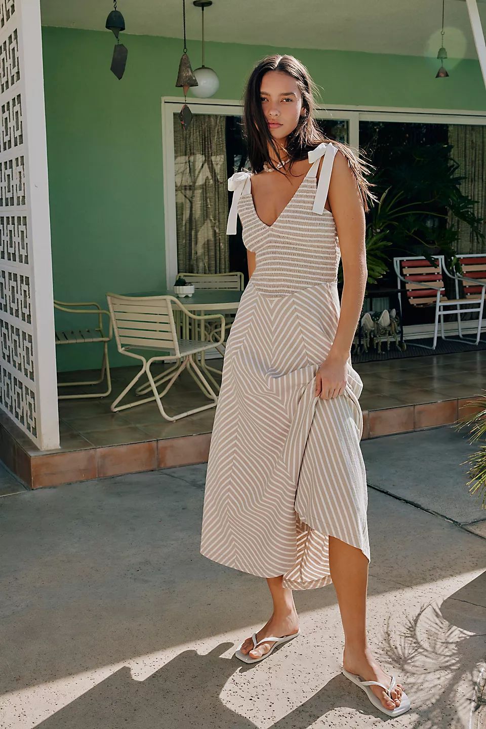 Women's lightweight cotton maxi dress deep V-neck adjustable straps pockets casual summer style