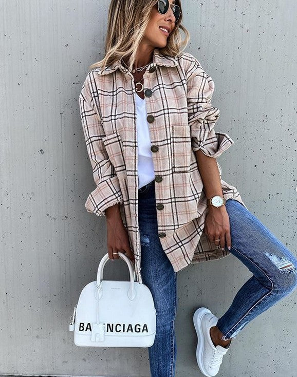 Women's oversized wool-look checkered mid-length jacket with button closure in classic plaid pattern