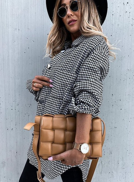 Women's oversized wool-look checkered mid-length jacket with button closure in classic plaid pattern