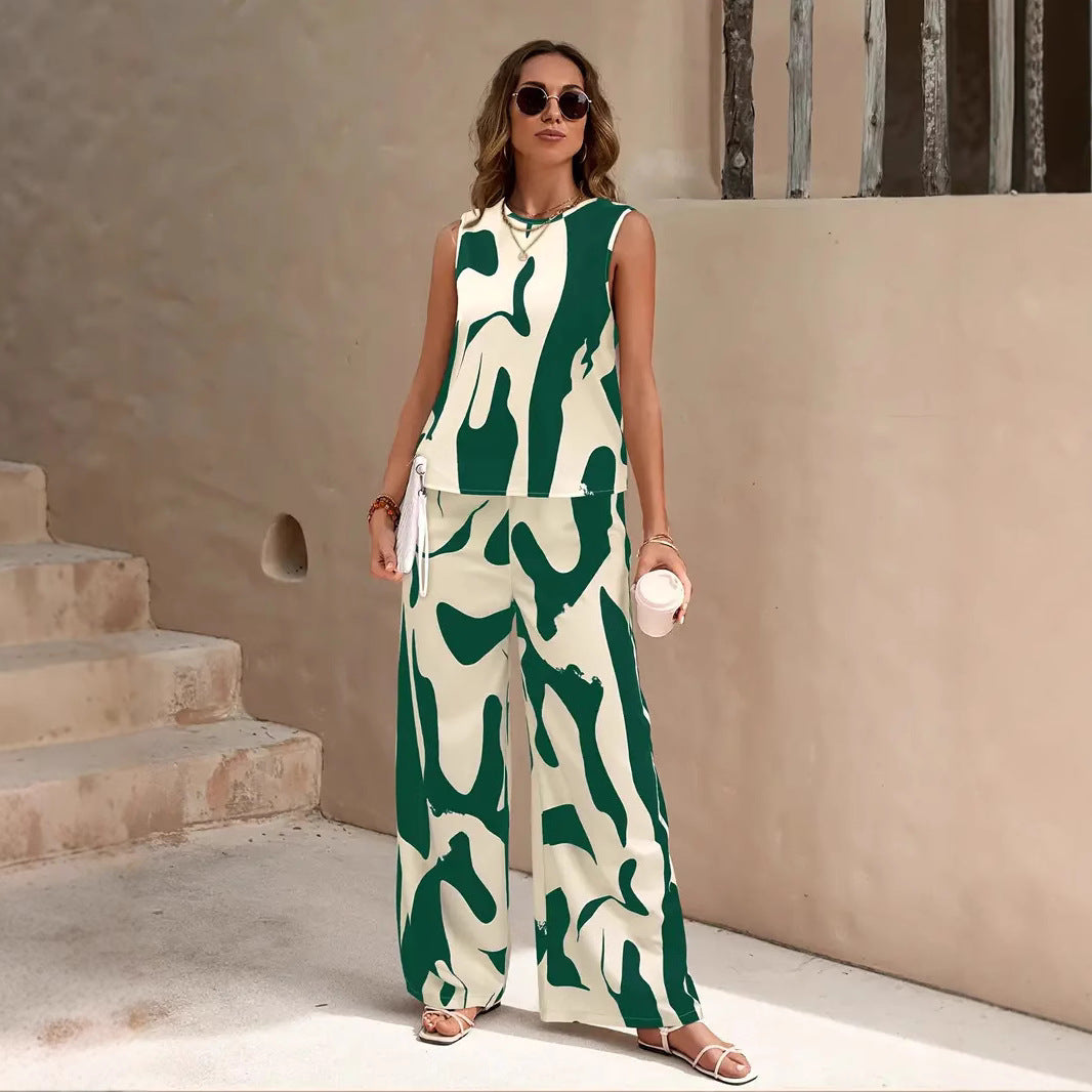 Women's 2-piece sleeveless top and wide-leg pants set in relaxed breathable fabric for chic casual wear