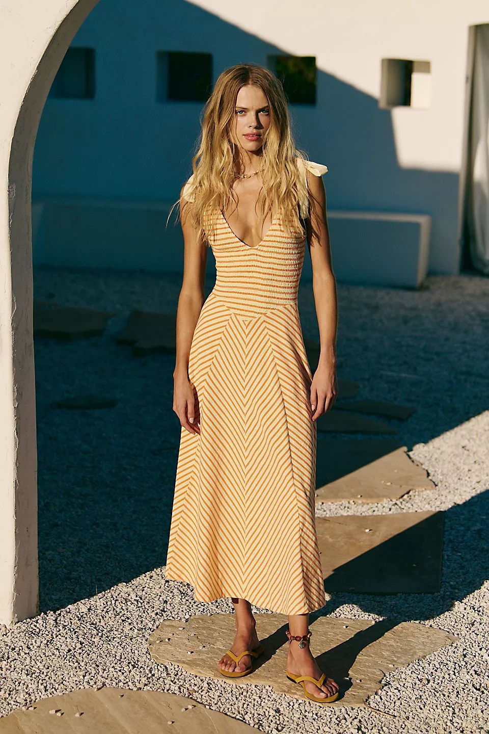 Women's lightweight cotton maxi dress deep V-neck adjustable straps pockets casual summer style