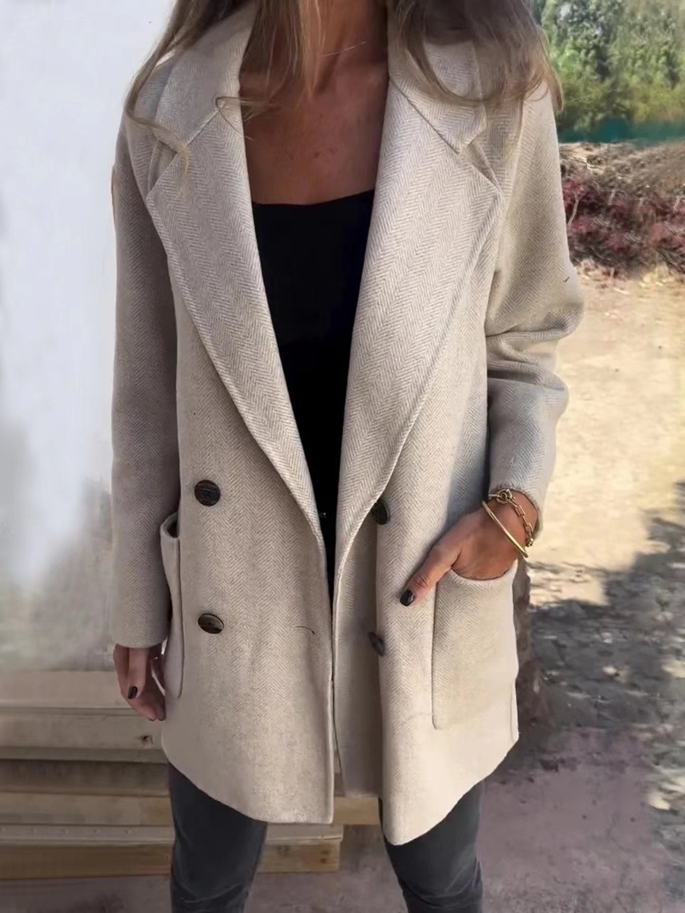 Women's wool blend tailored double-breasted coat classic lapel elegant polished silhouette