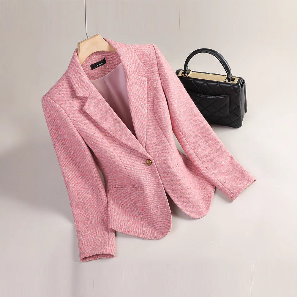 Women's tailored blazer notch lapel luxurious fabric single button closure professional style