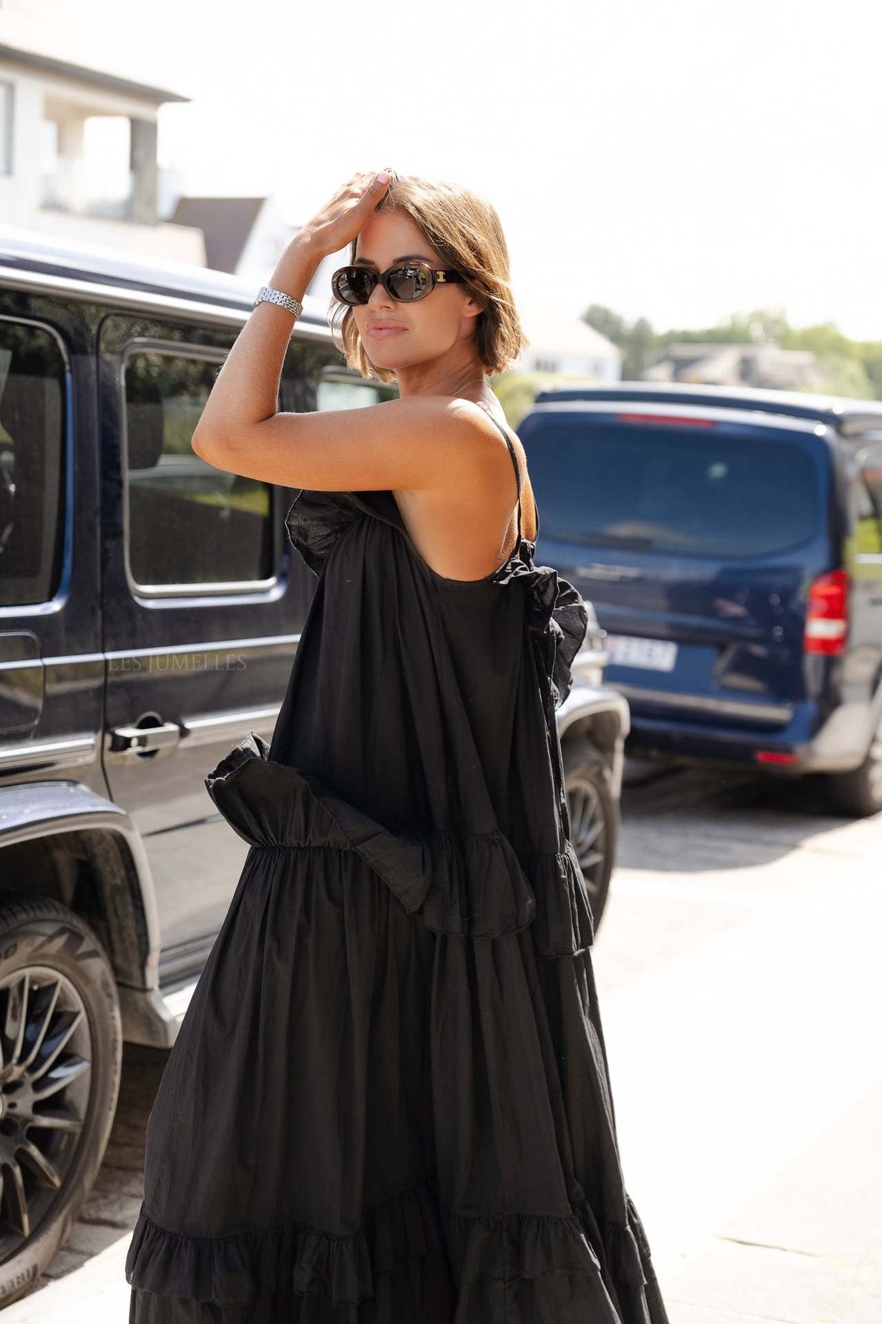 Women's flowy maxi dress cotton blend ruffle neckline tiered skirt vacation daywear