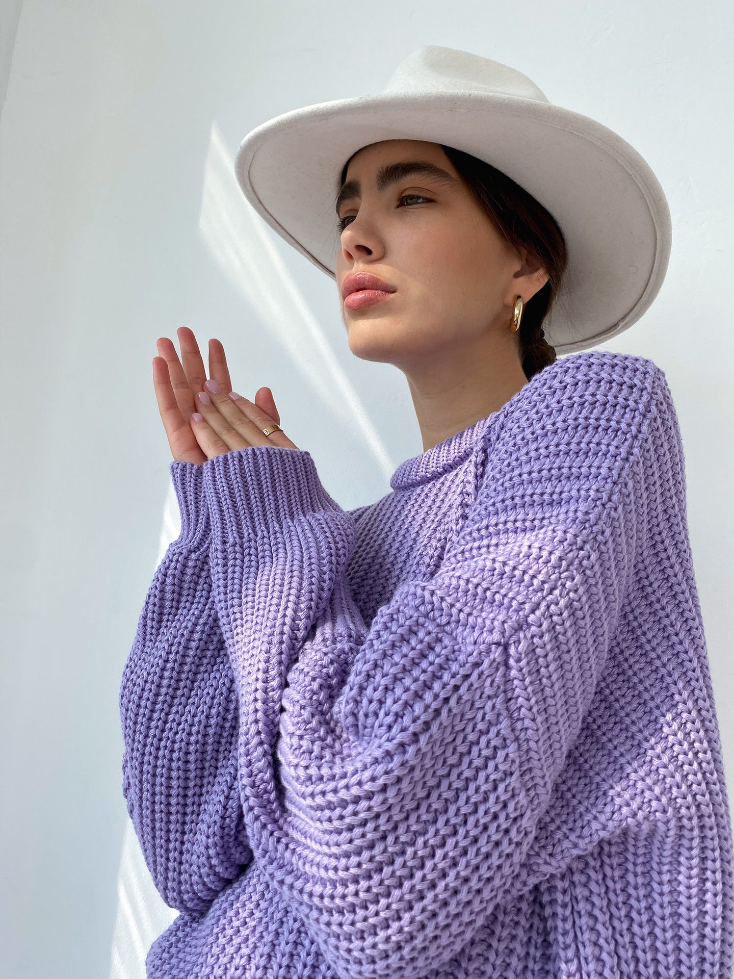 Women's oversized ribbed knit sweater cozy round neck pullover in neutral tone everyday style