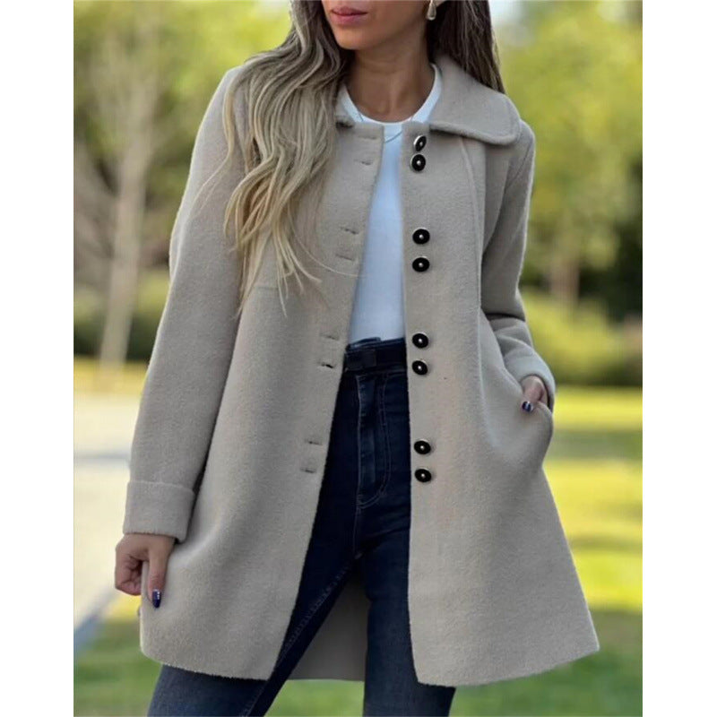 Women's structured mid-length coat with wide collar and button closure for timeless winter elegance