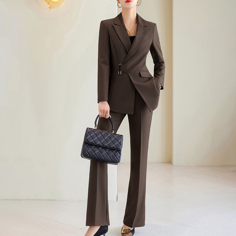 Women's tailored blazer and pants set notched lapel professional two-piece suit polished fit