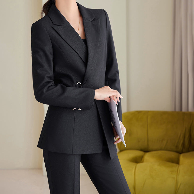 Women's tailored blazer and pants set with notched lapel, polished two-piece professional suit