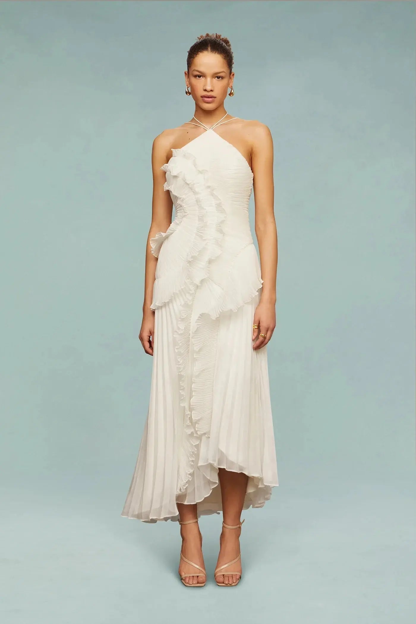 Elegant one-shoulder ruffle maxi dress for women in flowing fabric, flattering fit for weddings