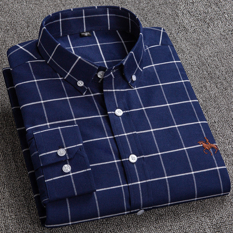 Men's relaxed-fit checkered button-down shirt in classic plaid pattern, versatile casual to semi-formal style
