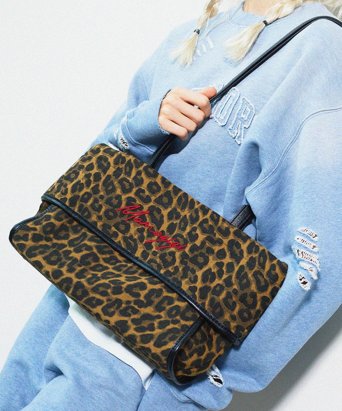 Sac à bandoulière en toile brodée léopard au design original - Urbann-Vibe