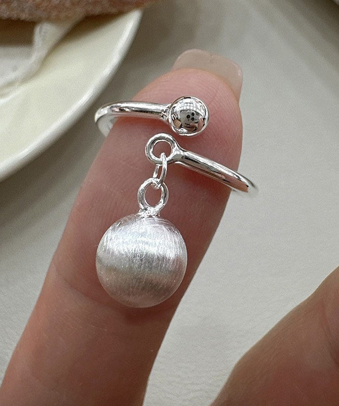 Anneaux ouverts à pompon boule en fil de soie et argent sterling. - Urbann-Vibe