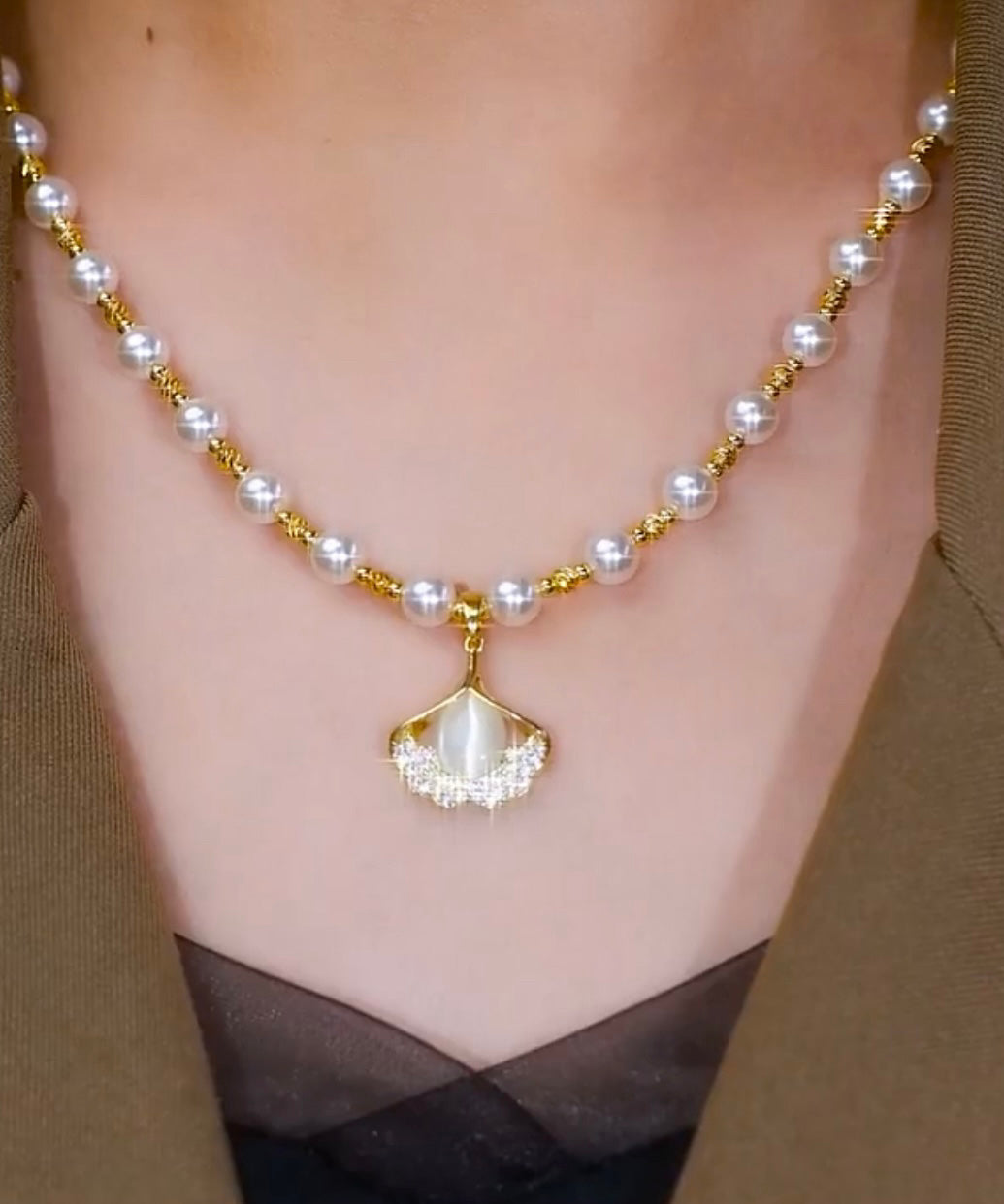Collier original avec pendentif en alliage de cuivre blanc, pierre œil de chat, perle et zircon - Urbann-Vibe