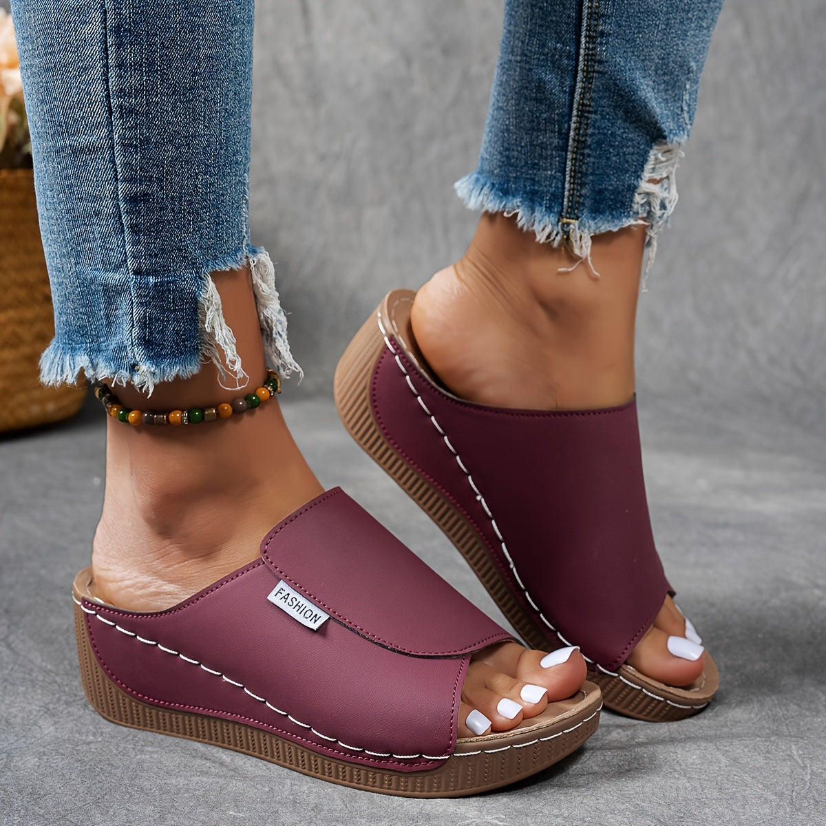 Women's orthopedic sandals with cushioned arch support footbed, neutral tones, open-toe casual summer style
