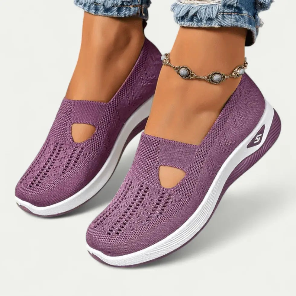Women's slip-on knit mesh sneakers in neutral tone, breathable upper for all-day comfort