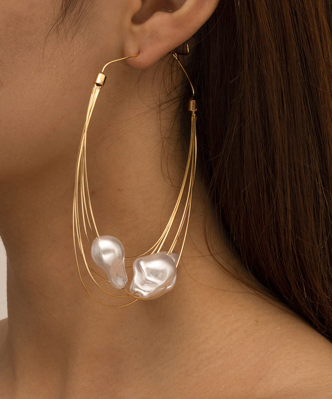 Boucles d'oreilles pendantes surdimensionnées en métal doré multicouche avec perles - Urbann-Vibe