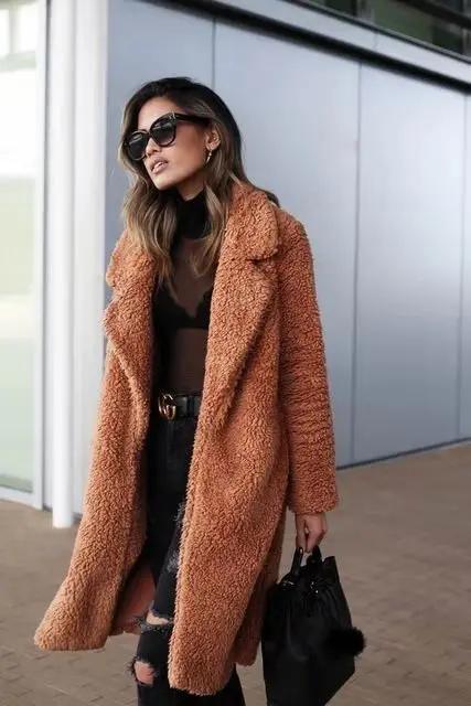 Women's oversized teddy coat in plush texture with lapel collar, cozy relaxed fit for chilly days