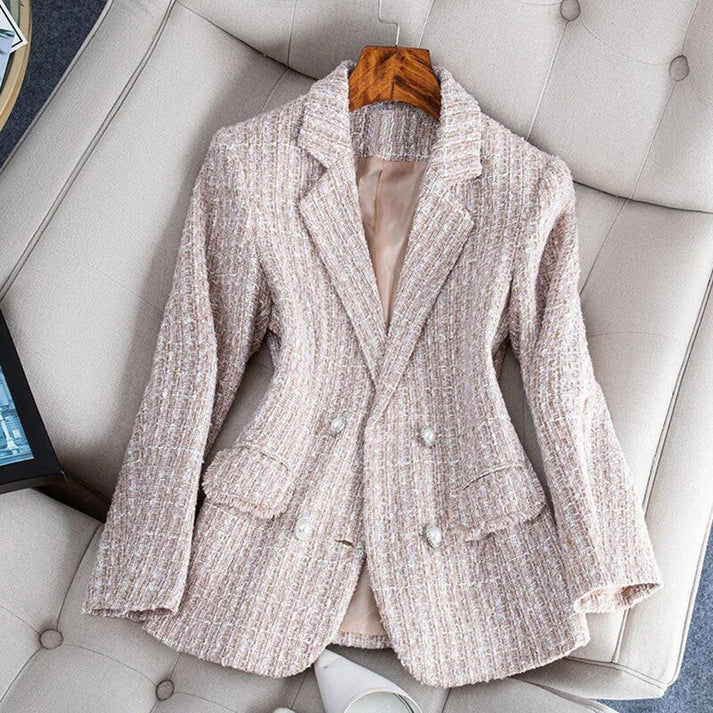 Women's classic tweed blazer tailored modern cut sustainable officewear desk-to-dinner refined texture