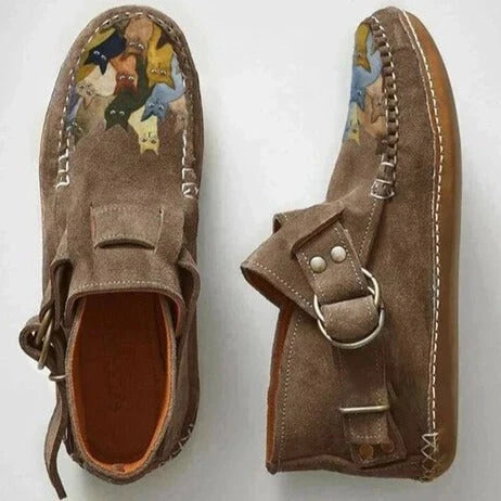 Women's slip-on shoes featuring artistic cat design print, casual comfort style for cat lovers