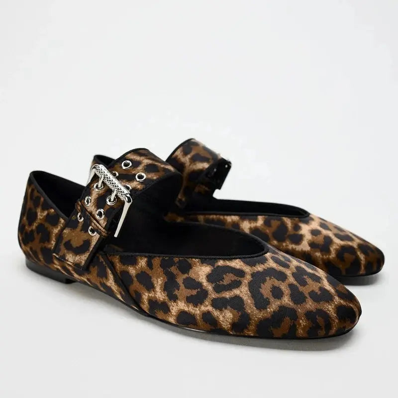 Women's pointed toe flats leopard print slip-on lightweight everyday shoes bold animal pattern