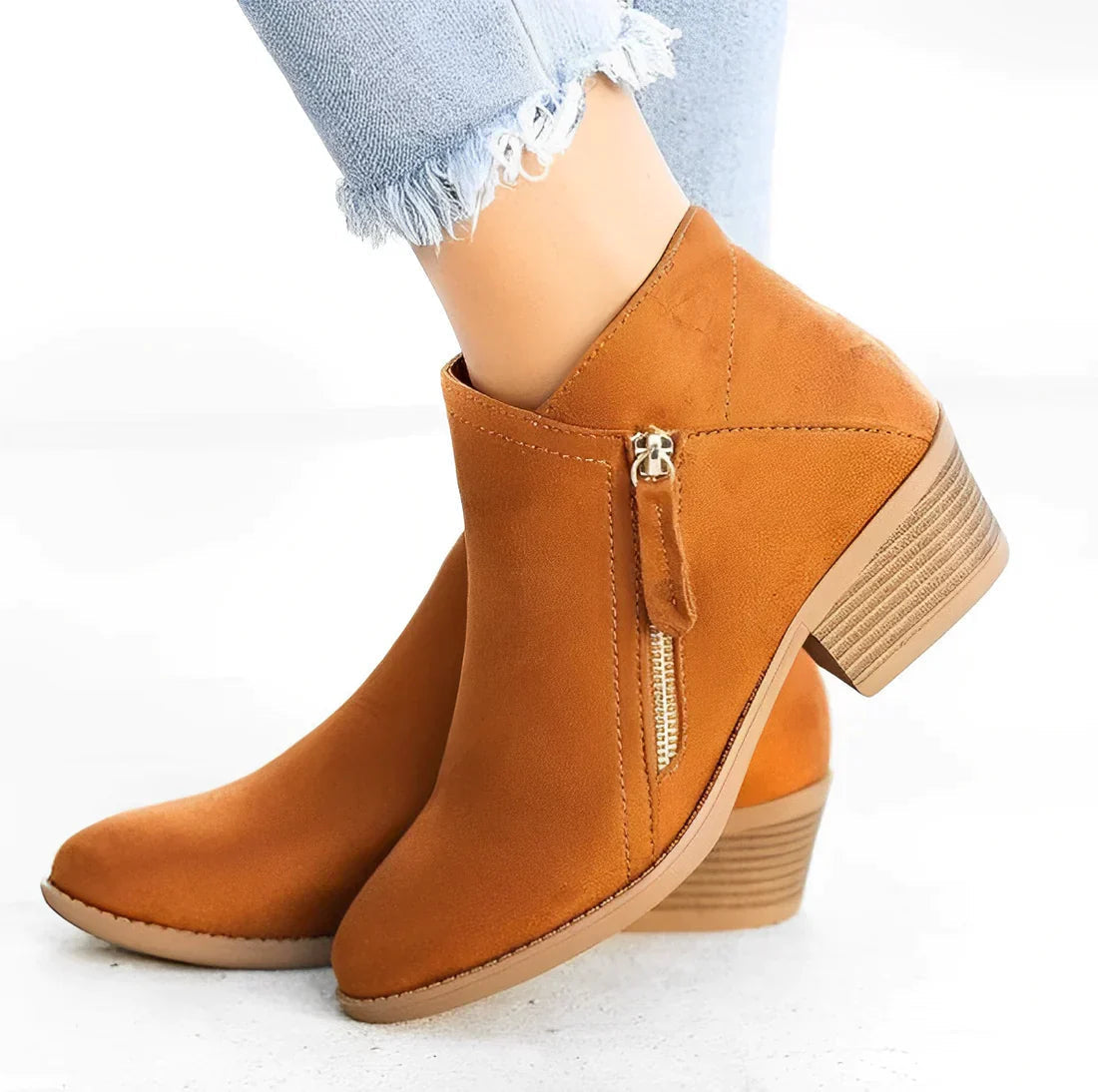Women's pointed toe short boots in faux suede with thick heel and side zipper for fall style