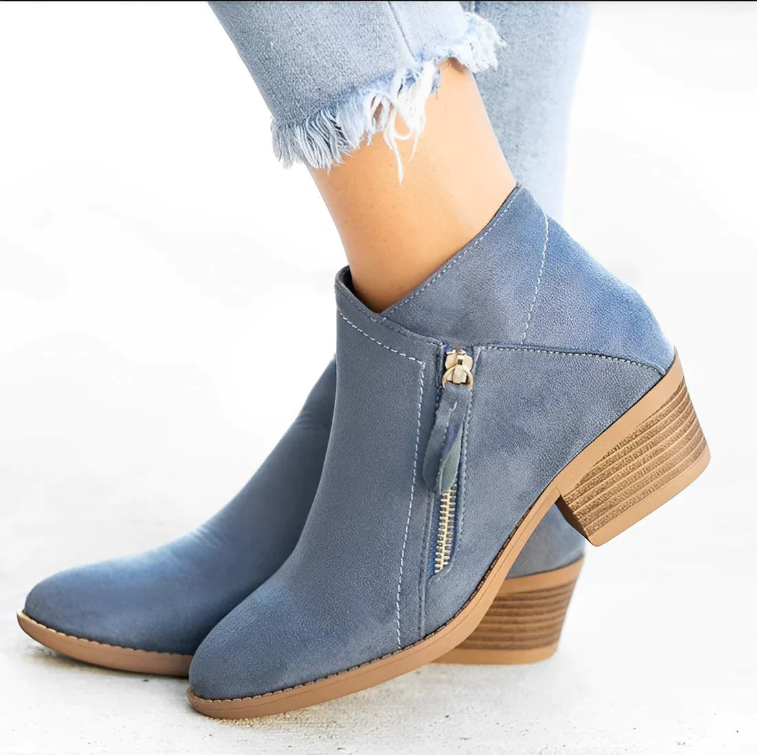 Women's pointed toe short boots in faux suede with thick heel and side zipper for fall style