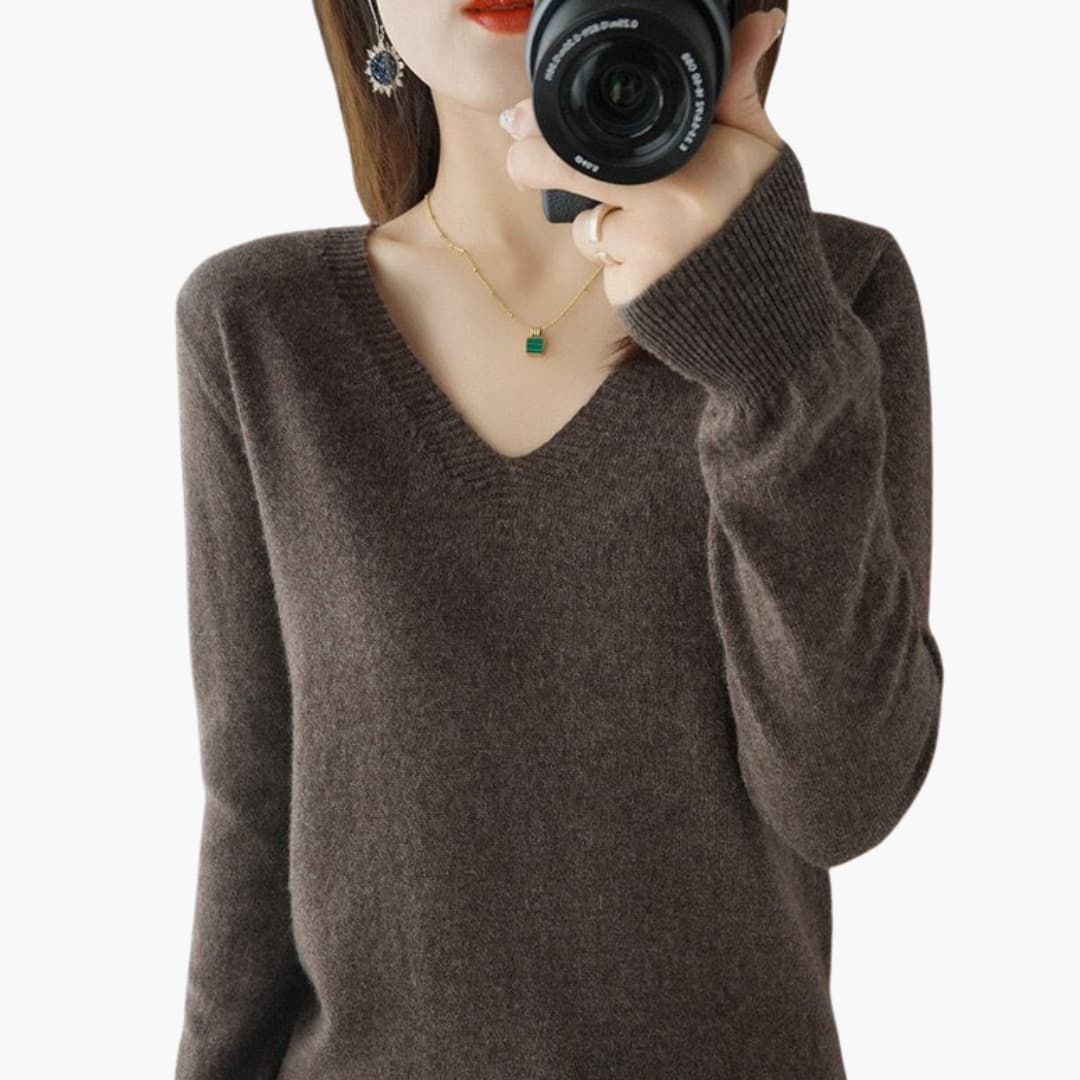 Women's relaxed V-neck sweater minimalist style versatile everyday work layer timeless comfort fit