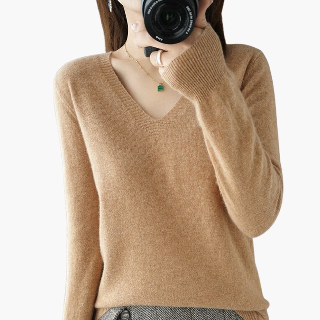 Women's relaxed V-neck sweater minimalist style versatile work everyday comfortable knit layer