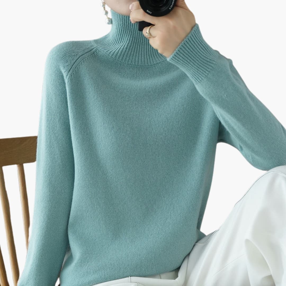 Women's ribbed turtleneck sweater with long sleeves and structured straight hem for everyday layering