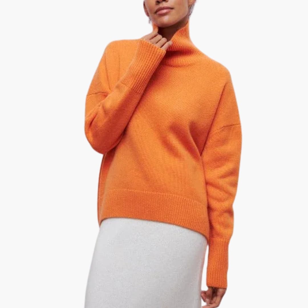 Women's oversized turtleneck sweater with ribbed edges, short sleeves, cozy elongated silhouette