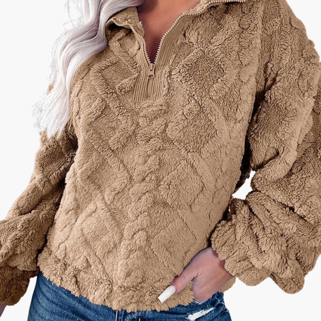 Women's diamond-textured fleece pullover half-zip, cozy casual style for cool seasons