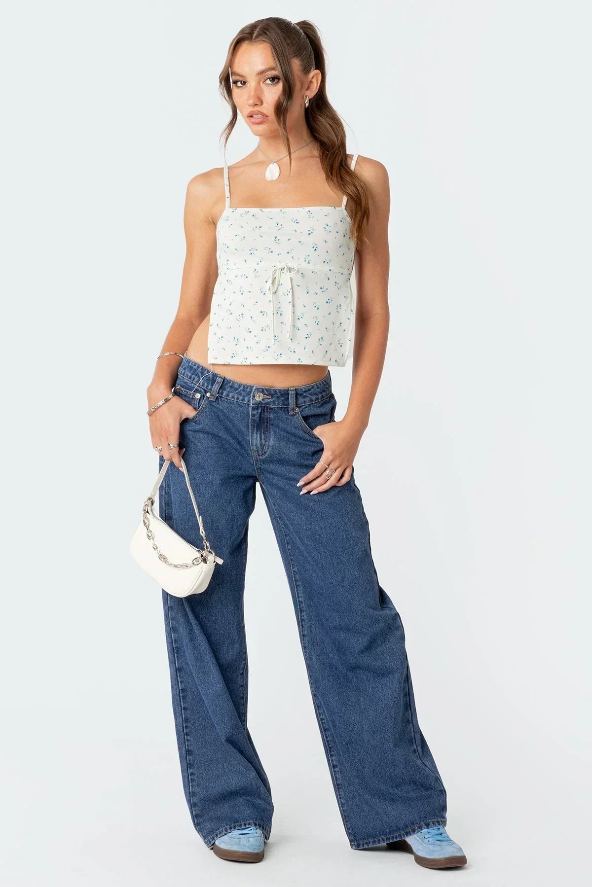 Women's low-rise flared jeans retro silhouette leg-lengthening denim everyday style
