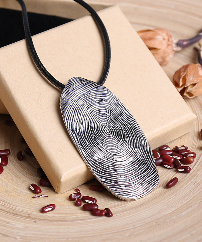 Collier pendentif anneau annuel en alliage tissé à la main noir rétro - Urbann-Vibe