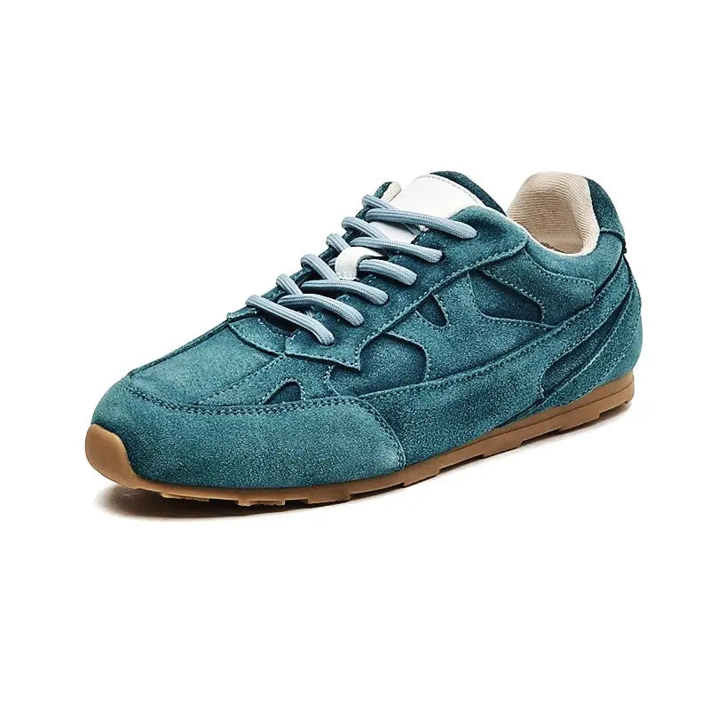 Women's retro casual sneakers with soft insole, durable upper, vintage silhouette for all-day comfort