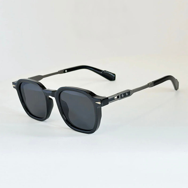Bold square polarized sunglasses with UV400 protection, modern unisex silhouette for fashion-forward style