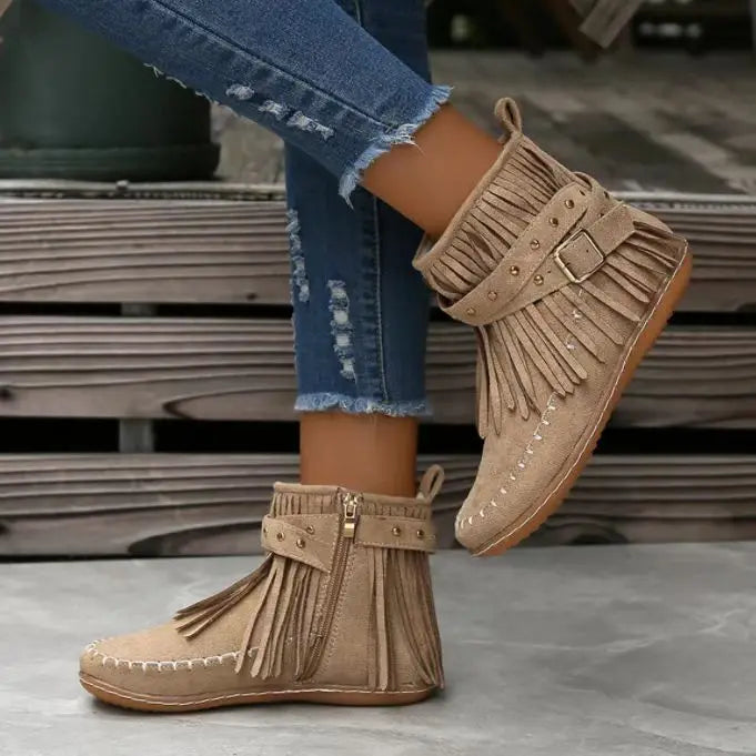 Women's round toe winter ankle boots with zipper buckle detail, warm cozy lining for cold city walks
