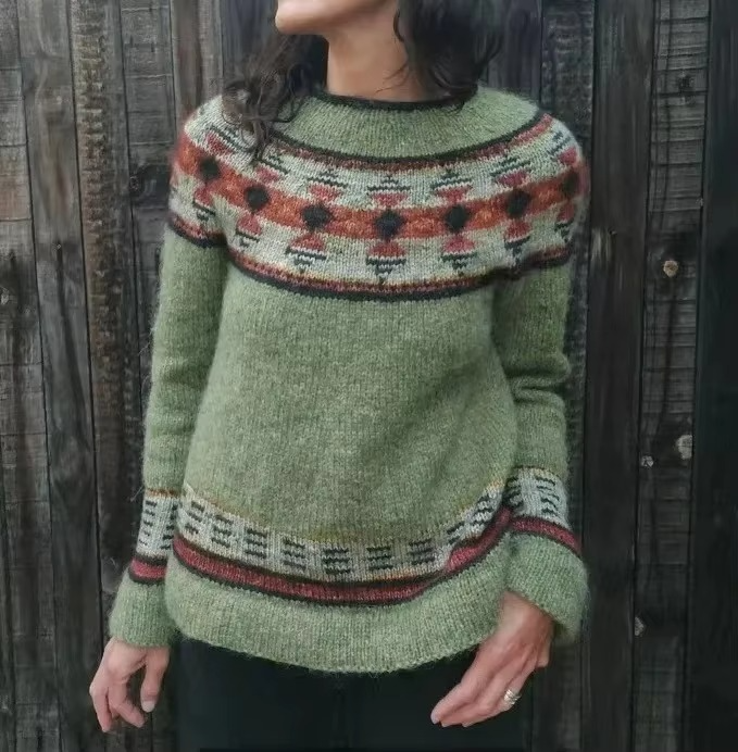 Color block loose fit women's knit top, round neck, full sleeves, relaxed silhouette