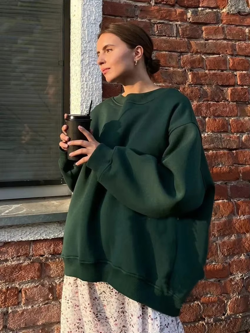 Women's oversized fleece hoodie loose pullover sweatshirt in cozy plush fabric for relaxed everyday style