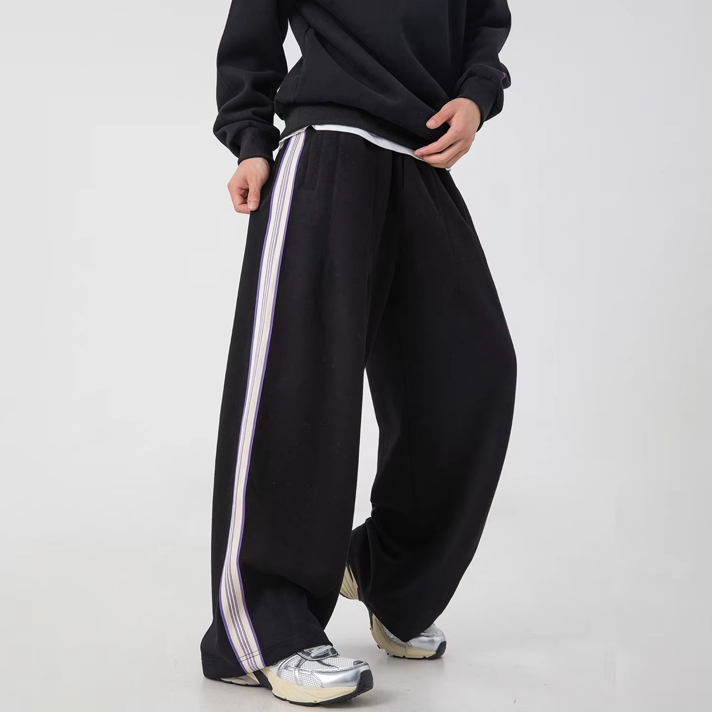 Men's loose fit sweatpants gray stitch design elastic waist side stripe casual urban style