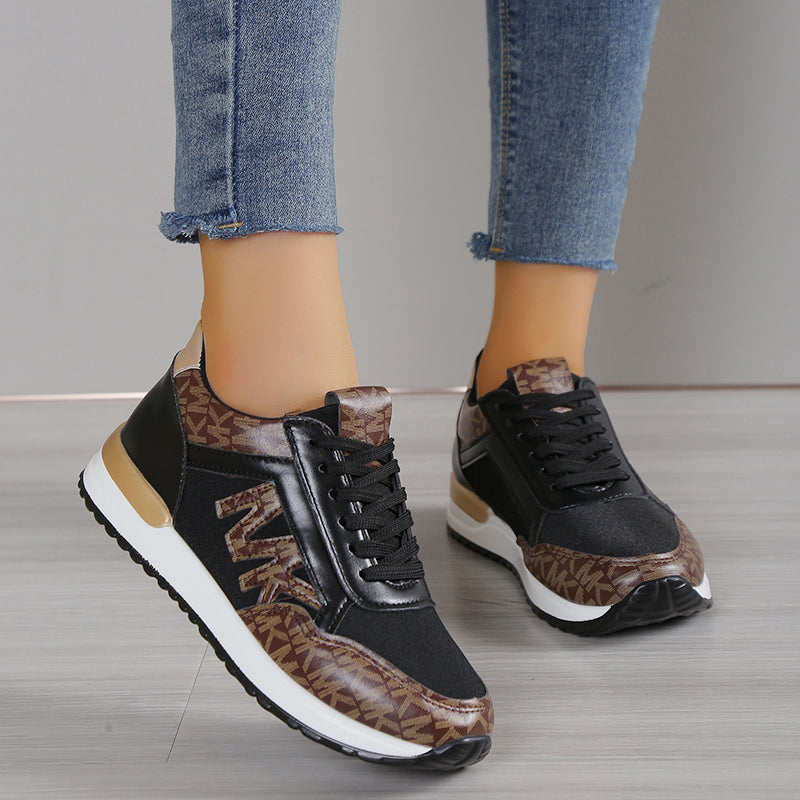 Women's low-profile breathable mesh sneakers in neutral tones, minimalist Nordic-Flair silhouette for active wear