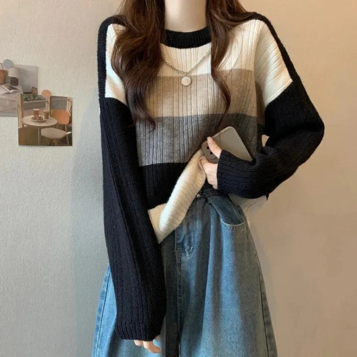 Women's ivory cashmere turtleneck sweater, relaxed cropped silhouette for luxurious winter warmth