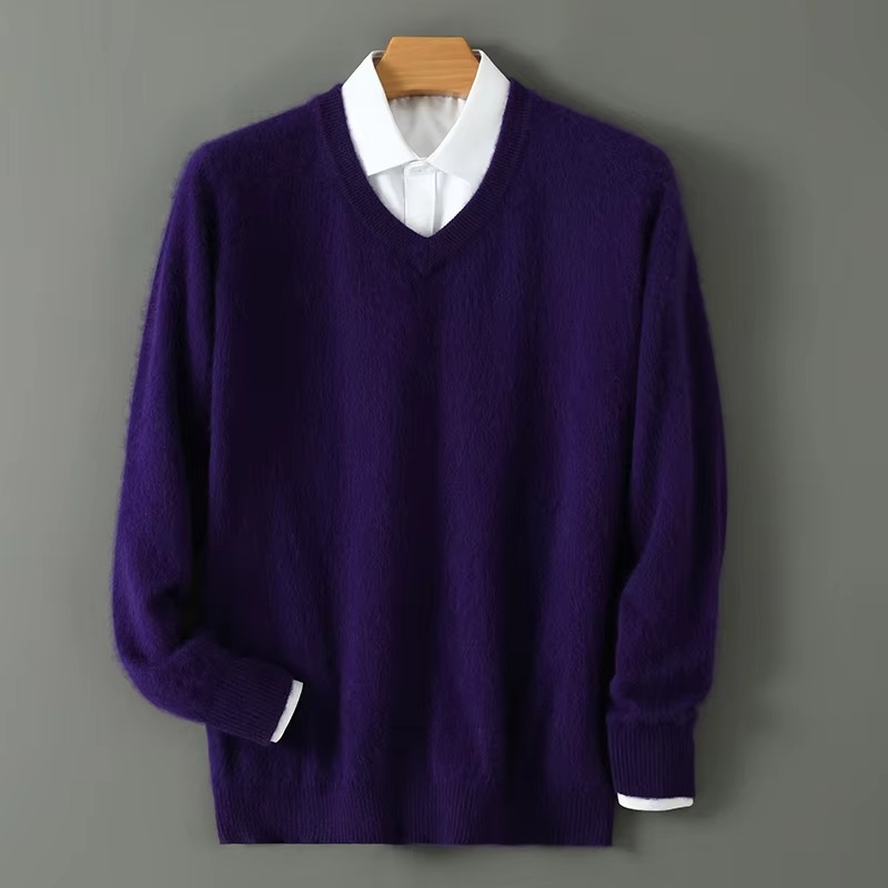 Men's lightweight cashmere blend V-neck sweater, relaxed fit plus size style for winter layering