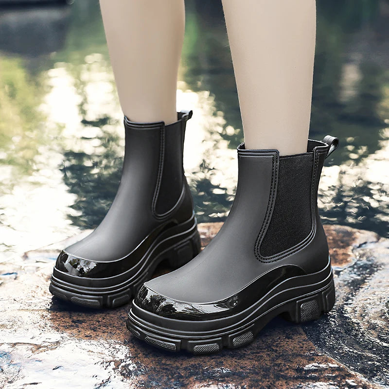 Women's short black rubber Wellington boots slip-on waterproof with grippy tread outdoor style