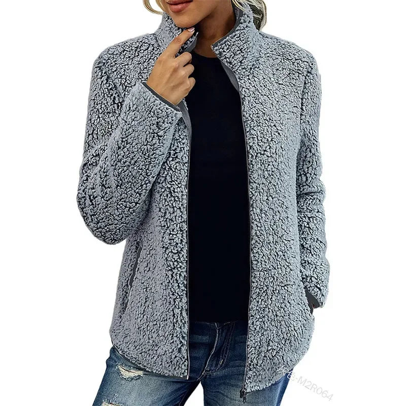 Women's soft fleece jacket in cozy everyday style with insulating warmth for chilly days